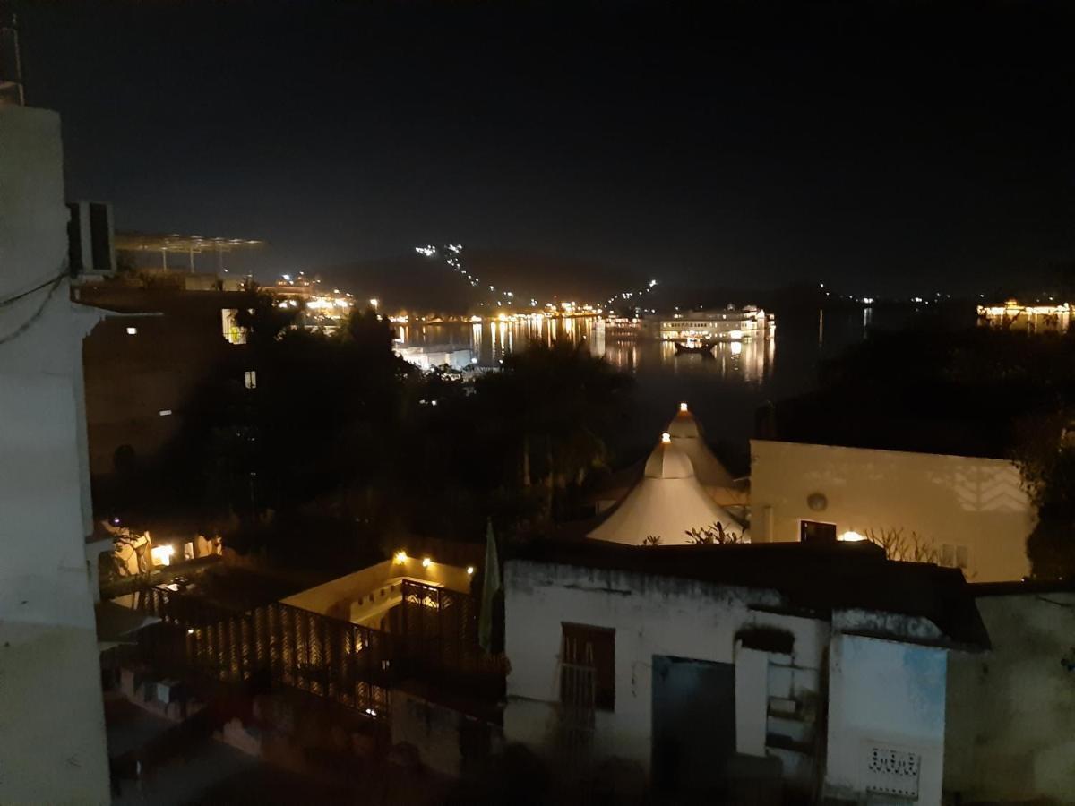 Hotel Lake Star Udaipur Buitenkant foto