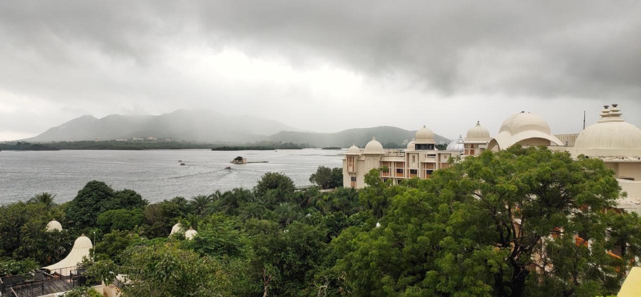 Hotel Lake Star Udaipur Buitenkant foto