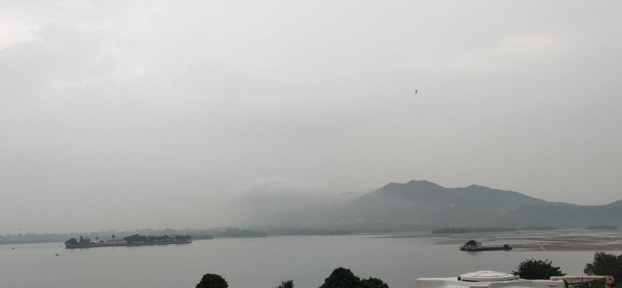 Hotel Lake Star Udaipur Buitenkant foto