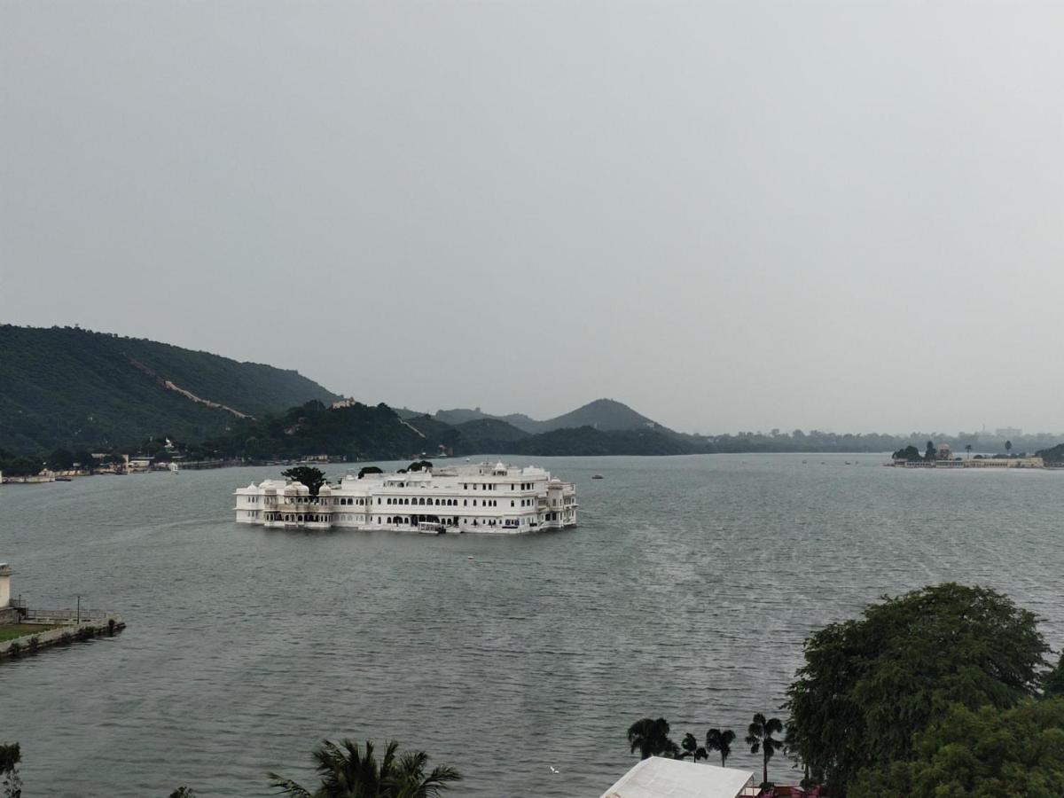 Hotel Lake Star Udaipur Buitenkant foto