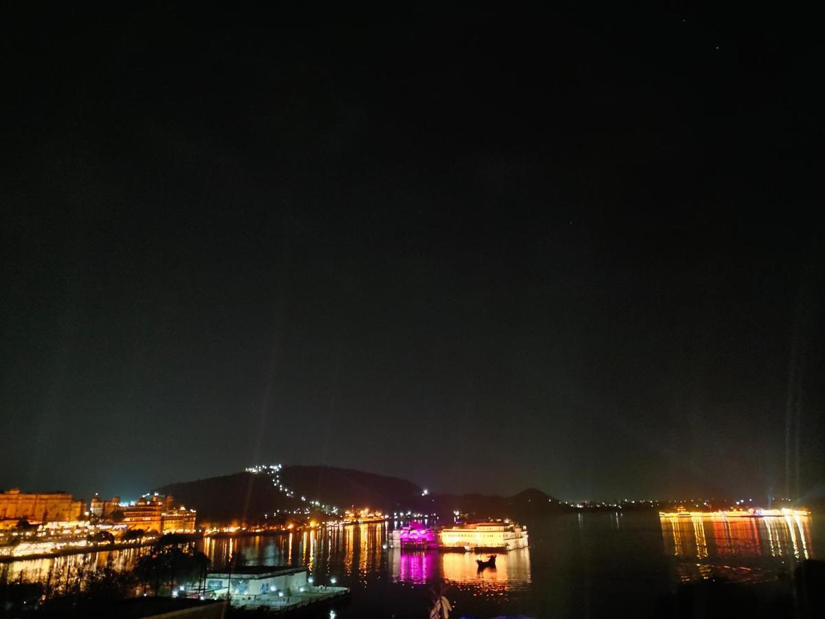 Hotel Lake Star Udaipur Buitenkant foto