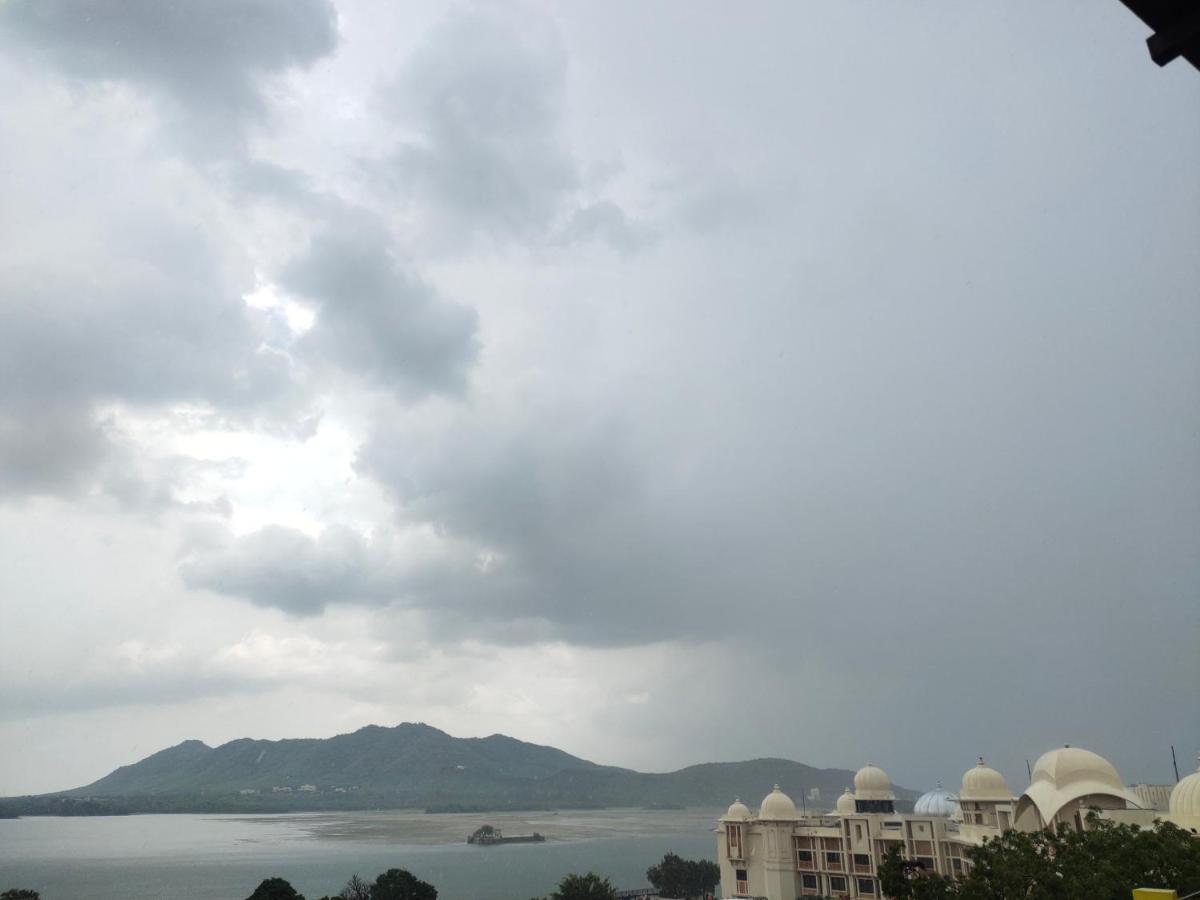 Hotel Lake Star Udaipur Buitenkant foto