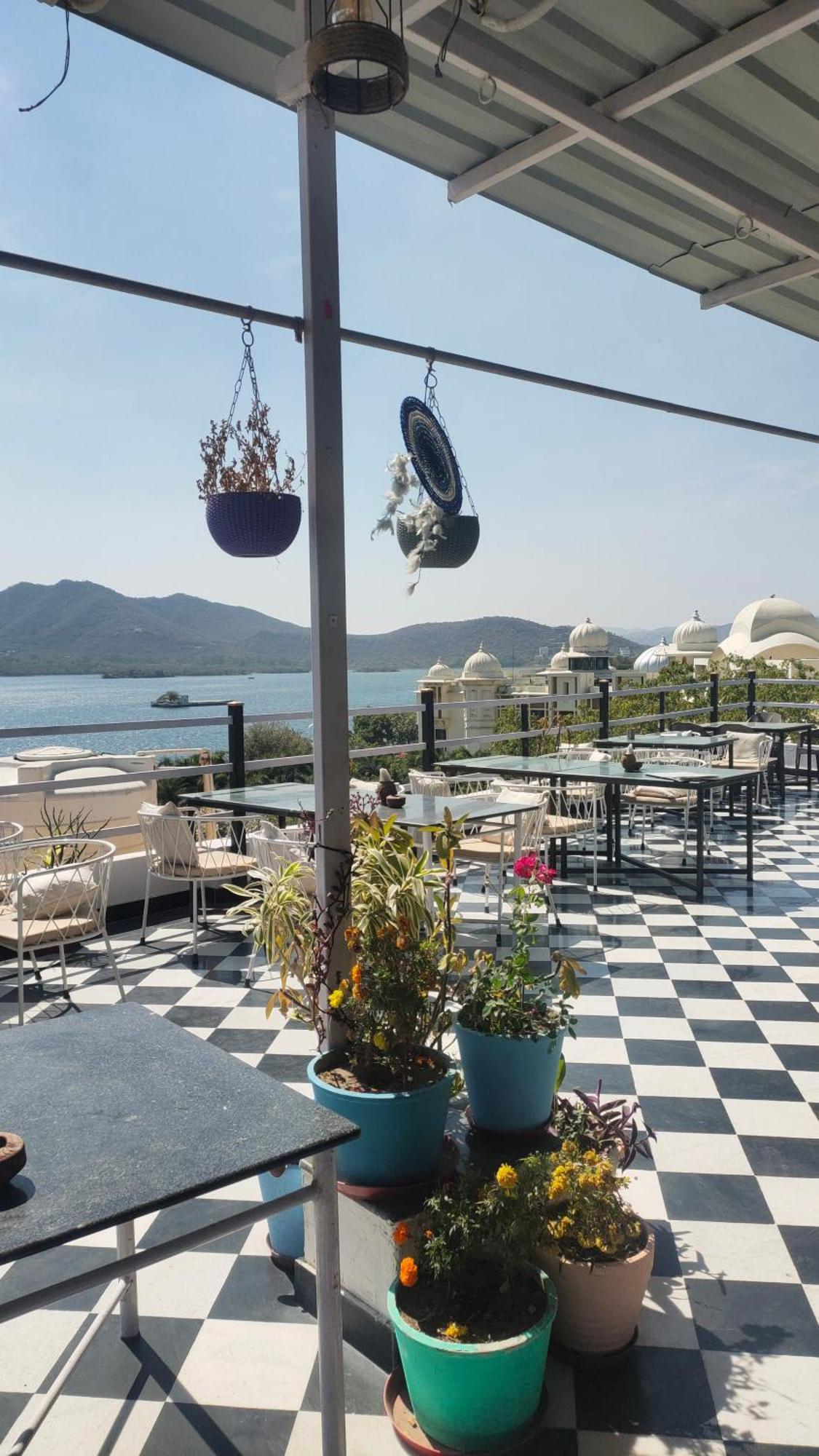 Hotel Lake Star Udaipur Buitenkant foto
