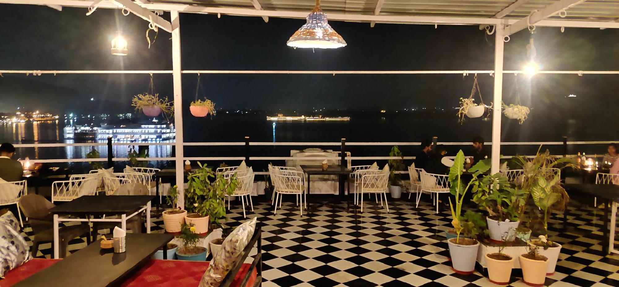 Hotel Lake Star Udaipur Buitenkant foto