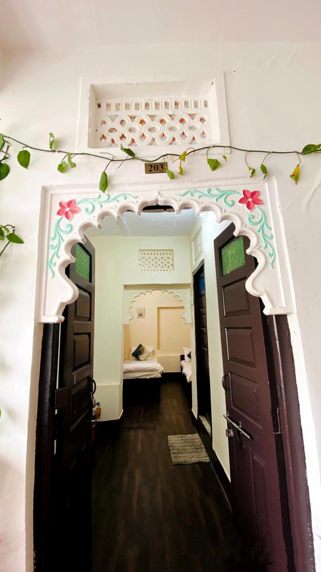 Hotel Lake Star Udaipur Buitenkant foto