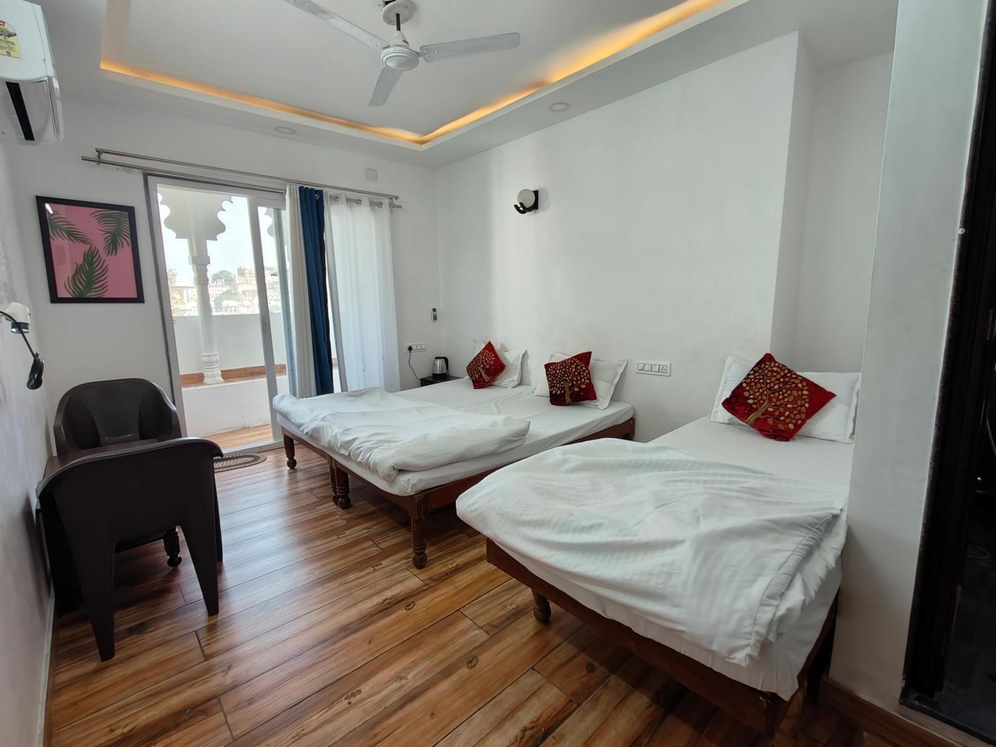 Hotel Lake Star Udaipur Buitenkant foto