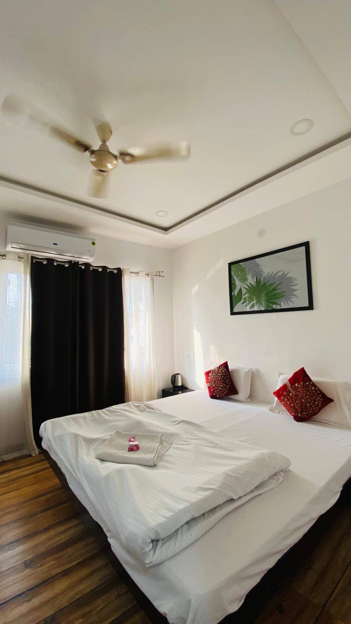 Hotel Lake Star Udaipur Buitenkant foto