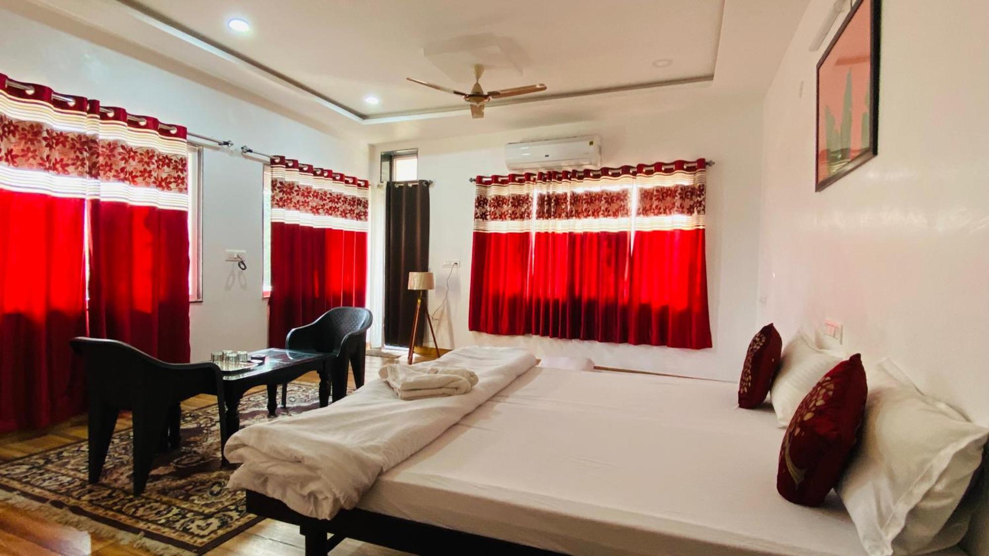Hotel Lake Star Udaipur Buitenkant foto